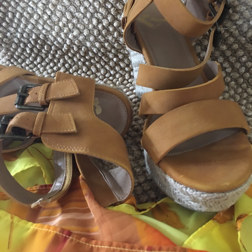 Wedge shoes